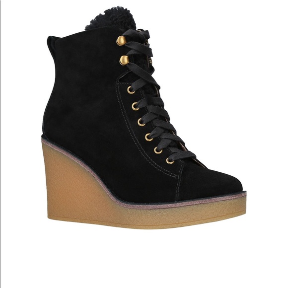 New❄️Gorgeous UGG wedge boot - Picture 1 of 8